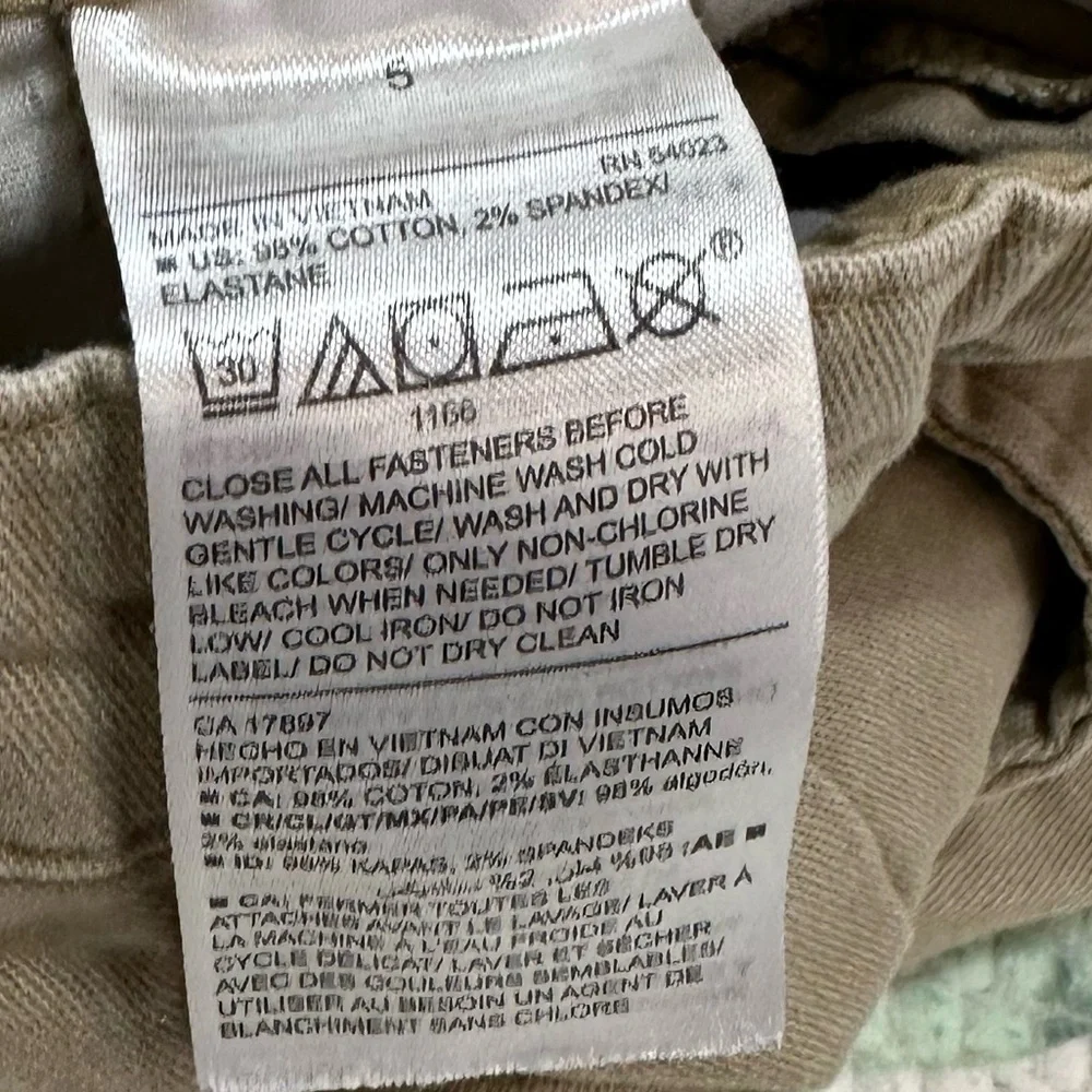 Old Navy Boys Flat Front Khaki Shorts Built in Flex Size 5